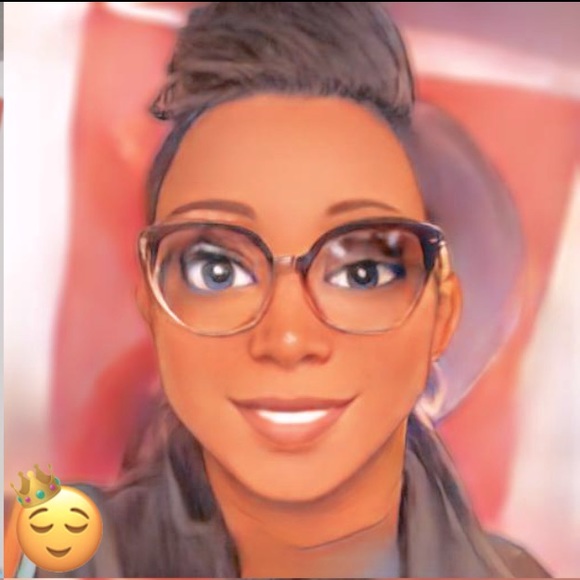 Meet your Posher, Nicole - Picture 1 of 1